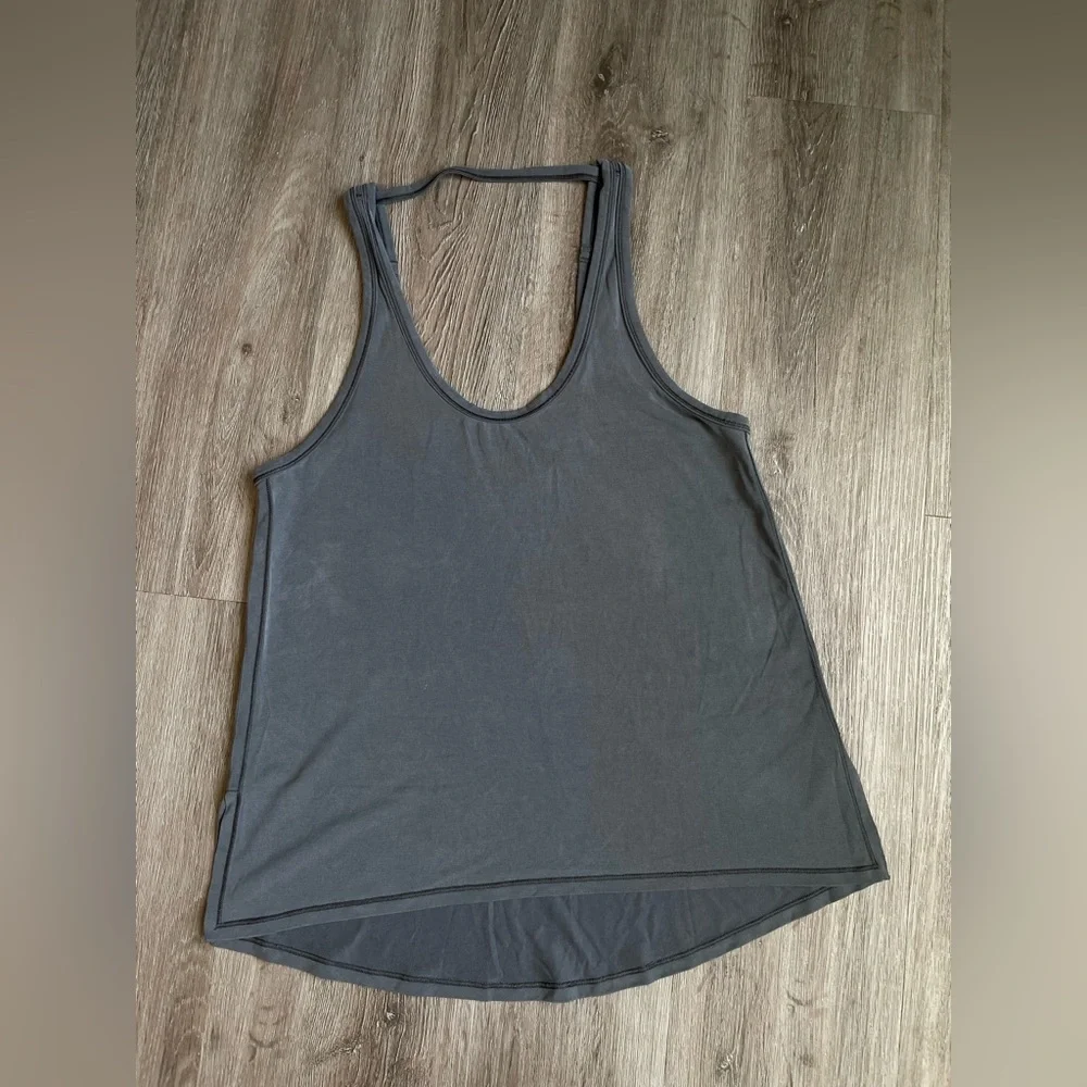 lululemon sports top - Picture 1 of 10